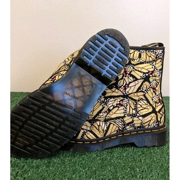 Dr. Martens 1460W Butterfly Print‎ Lace Up Boots Women's US Size 7 - Picture 7 of 8